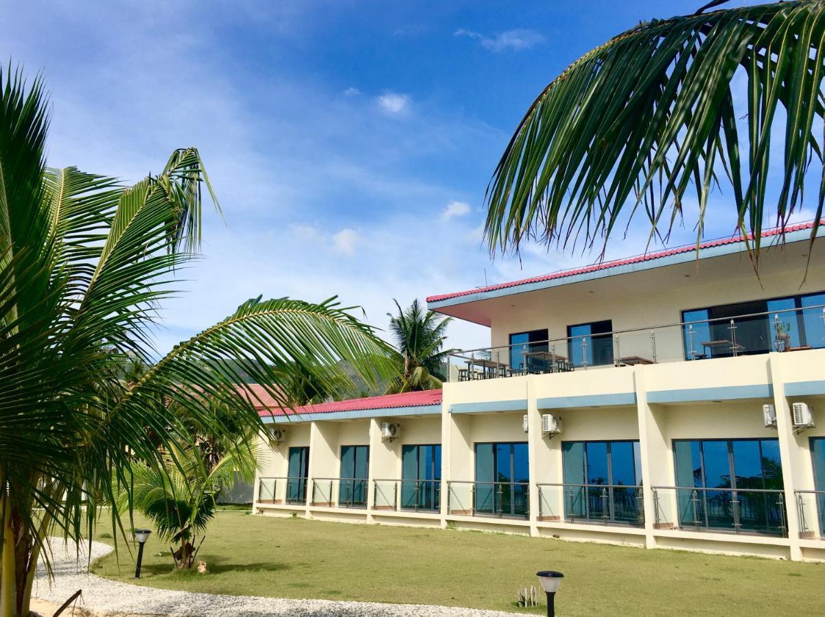 W Golf Resort Ослоб Екстериор снимка