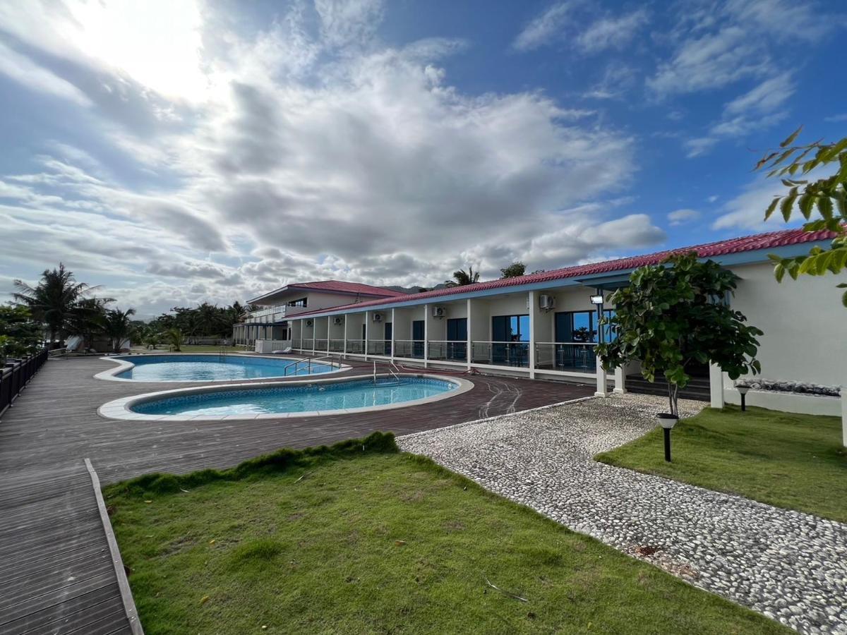 W Golf Resort Ослоб Екстериор снимка
