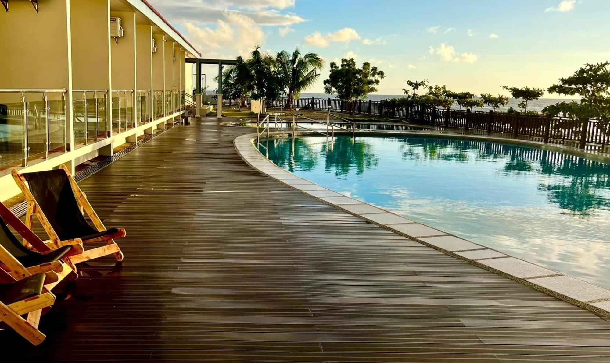 W Golf Resort Ослоб Екстериор снимка