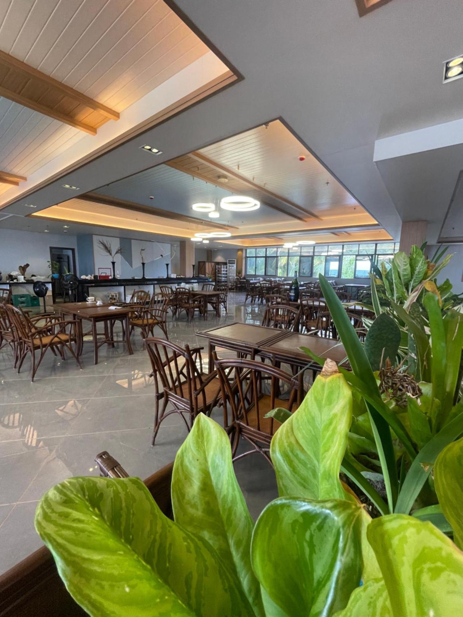 W Golf Resort Ослоб Екстериор снимка