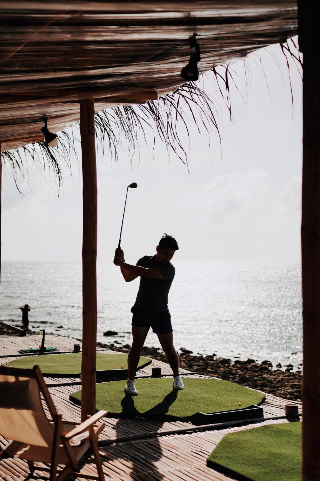 W Golf Resort Ослоб Екстериор снимка