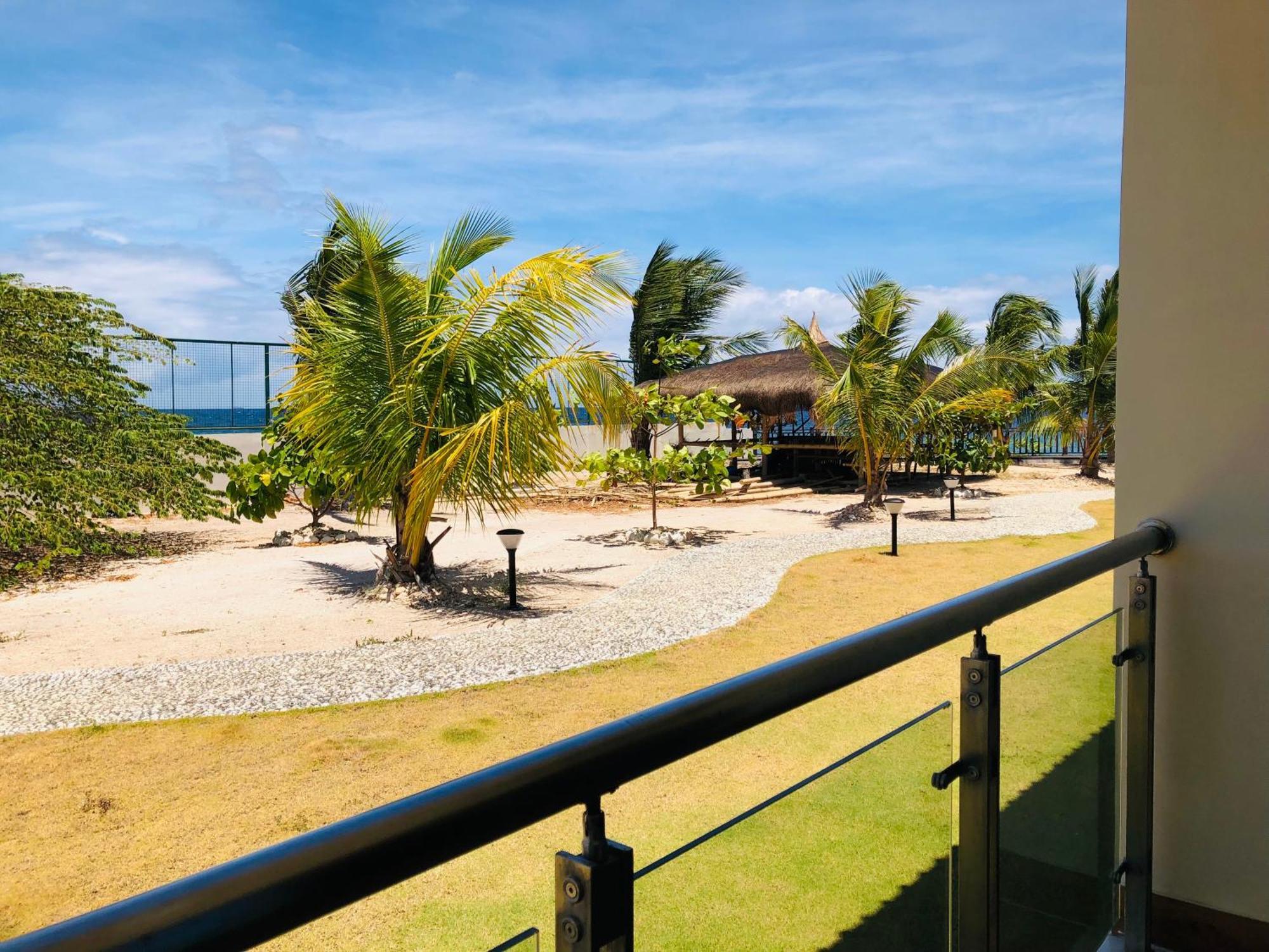 W Golf Resort Ослоб Екстериор снимка