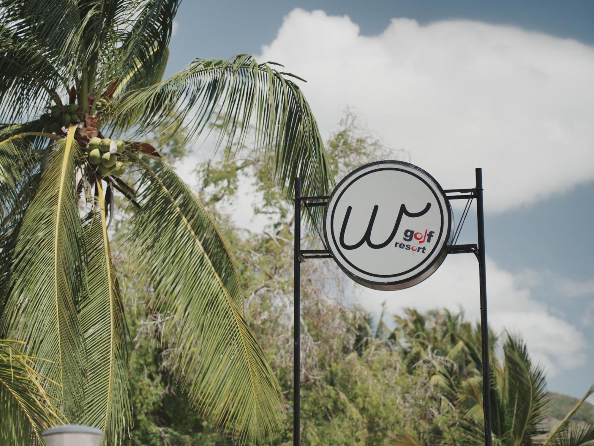 W Golf Resort Ослоб Екстериор снимка